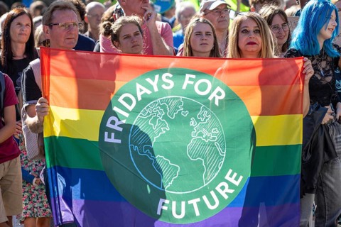 Numerous people gathered at the Opernplatz in Frankfurt am Main in front of the Alte Oper on 15.09.2023. With more than 200 demonstrations and rallies all over Germany