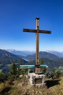 Summit cross on Lidaunberg with Hintersee