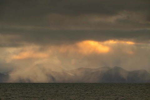 Evening atmosphere and snow showers