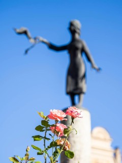 Hadeloga sculpture