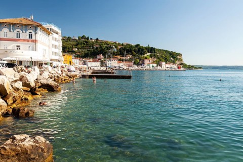 Bathers on the promenade