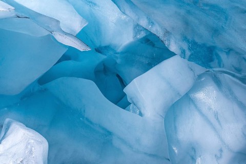 Ice formations in the glacier gate of the Stampflkees