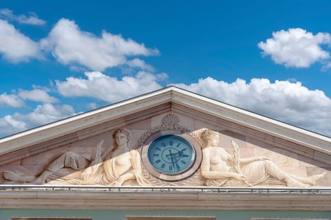 Gable triangle of the classicist town hall