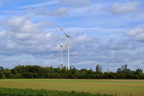 Wind turbine for power generation on the edge of the Garzweiler opencast lignite mine