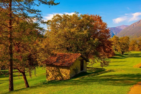 Hut on Golf Course Menaggio with Mountain View in Autumn in Lombardy