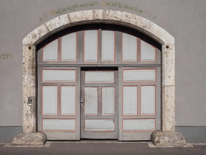Motto above the archway