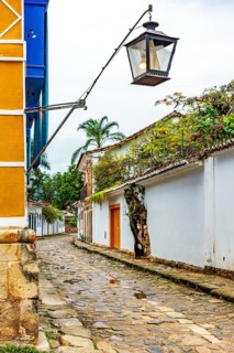 Street in the old city of Paraty on the coast of Rio de Janeiro with its colonial-style houses and cobblestone streets