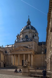 Inner courtyard with the Chapelle Sainte Ursule de la Sorbonne