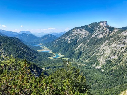 View of the lake area near Ruhpolding with Loedensee