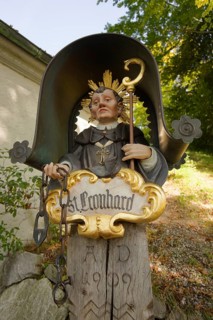 Sculpture of St. Leonhard on the Calvary