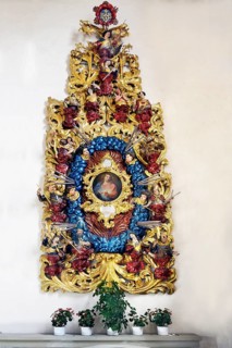 Altar of the Sacred Heart with the 14 helpers in need