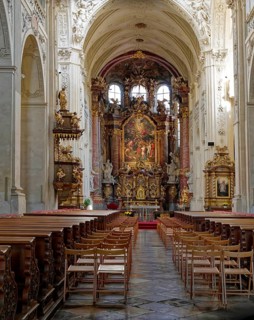 St. Salvator's Church on Kreuzherrenplatz