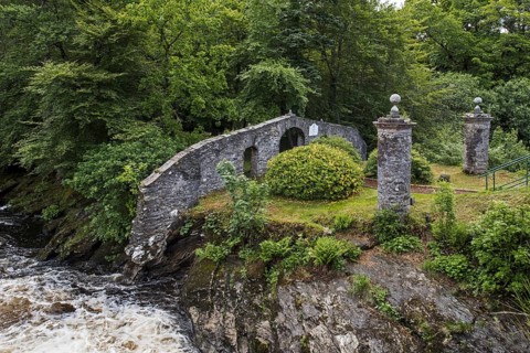Island Innis Bhuidhe and the Clan MacNab Burial Ground in the river Dochart at Killin