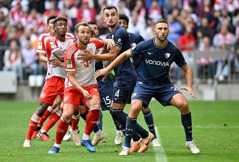 Before corner kick: Harry Kane FC Bayern Muenchen FCB