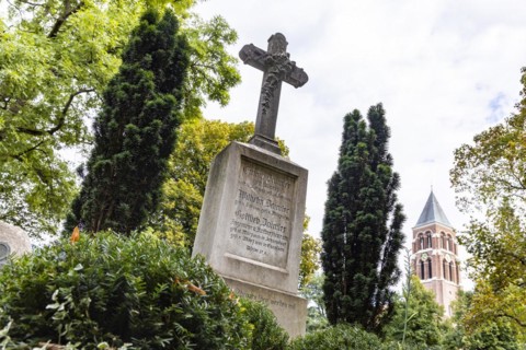 Uff cemetery