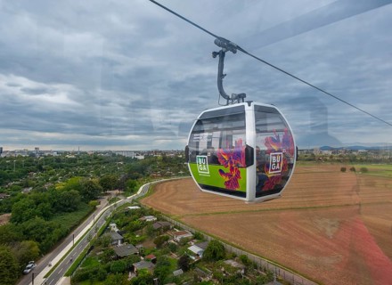 Cable car over the grounds of the Federal Horticultural Show