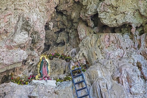 Shrine inside the Cueva de los Colores