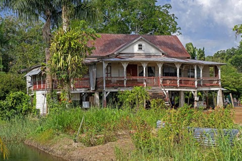 Dilapidated director's house of Peperpot
