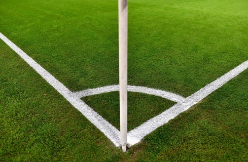 Corner flag pole