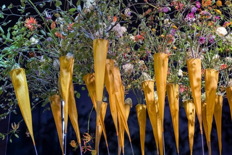 Thematic flower arrangements on different feelings