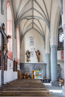 Side aisle