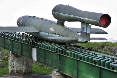 Launching ramp with flying bomb