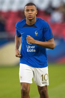 Kylian MBAPPE France warming up