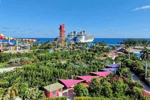 Cruise ships Freedom of the Seas and Independence of the Seas