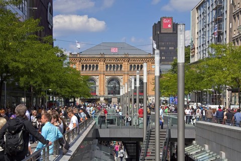 The Niki-de-Saint-Phalle-Promenade leading to the Central railway station in Hannover
