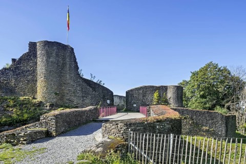 Ruines of the 13th century Chateau d'Herbeumont