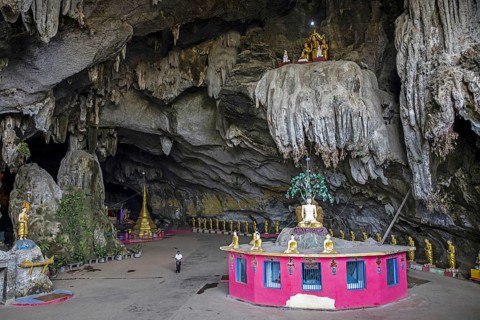 Buddha statues