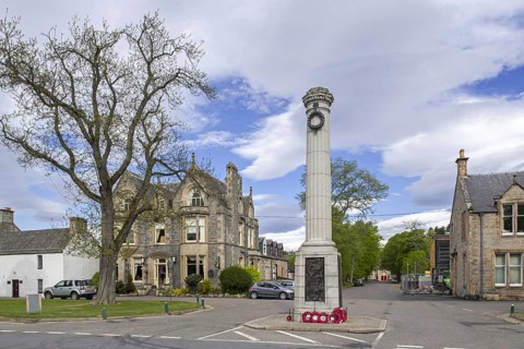 Square with War Memorial in the village Grantown-on-Spey