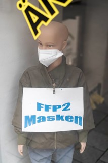 Mannequin with mask