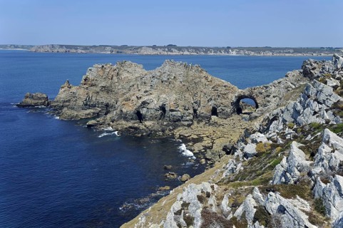 The rock formation chateau de Dinan at the Pointe de Dinan