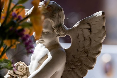 Angel figure