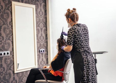 Hairdresser with security measures for the covid-19
