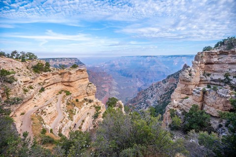 The start zig-zag of the South Kaibab Trailhead trekking. Grand Canyon