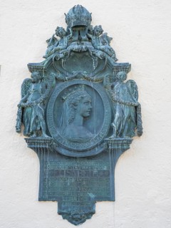 Commemorative medallion