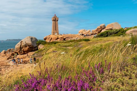 Lighthouse Mean Ruz is a building built in pink granite