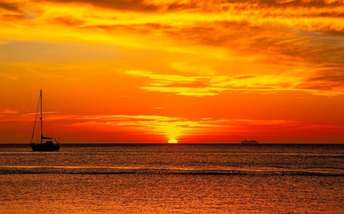 Atardecer de Roatan desde West End. Honduras