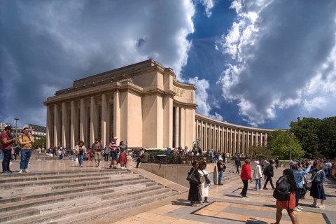 Tourists on the Place du Trocadero