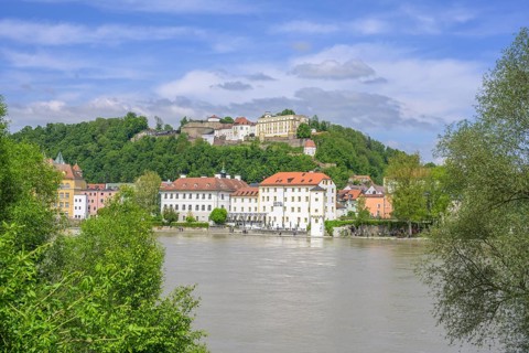 View over the Inn River to the Old Town and Veste Oberhaus