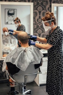 Hairdresser with security measures for the covid-19