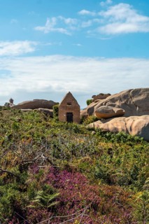 Old stone dwelling along Lighthouse Mean Ruz