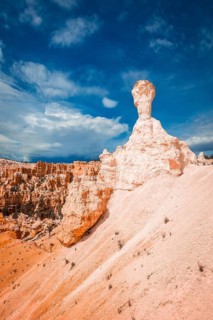 The Bryce Hammer on the Queens Garden Trail trekking in Bryce National Park