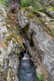 Flow through rocks at Berkwaal
