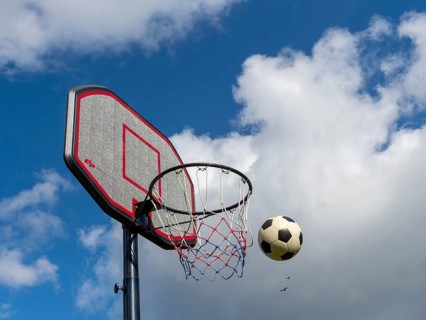 Basketball basket