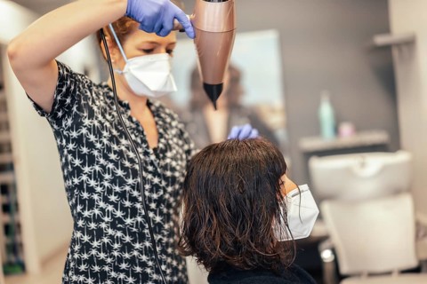 Hairdresser with security measures for the covid-19