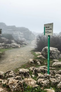 Fog at the beginning of the trail in El Torcal de Antequera