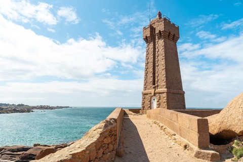Lighthouse Mean Ruz is a building built in pink granite